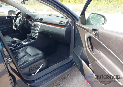 2008 Volkswagen Passat Lux из США, поврежденный, VIN WVWEK73C88P047780